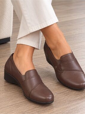 Clarks Women's Gray Leather Slip-On Loafers